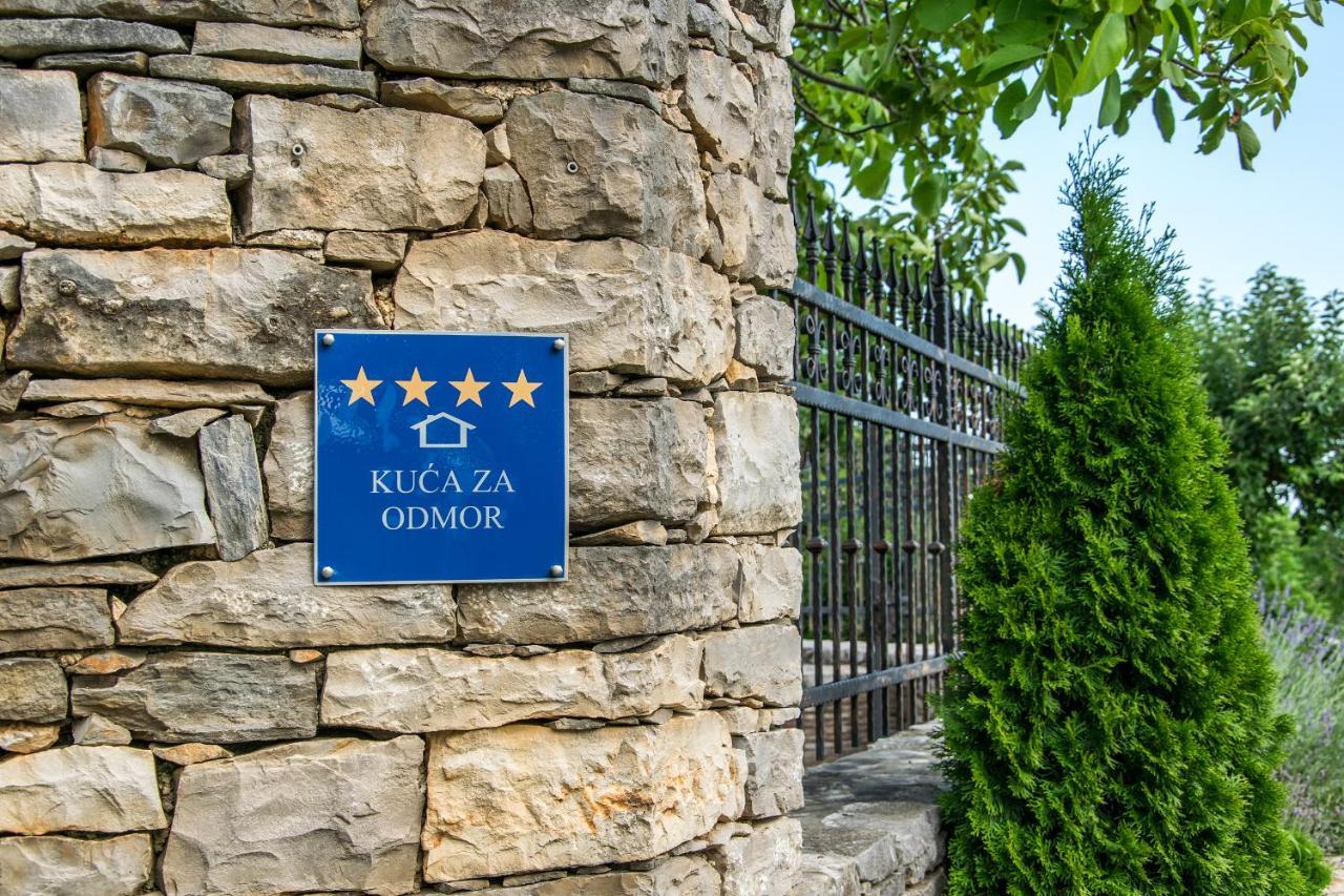 Villa Maria Oprtalj Bagian luar foto