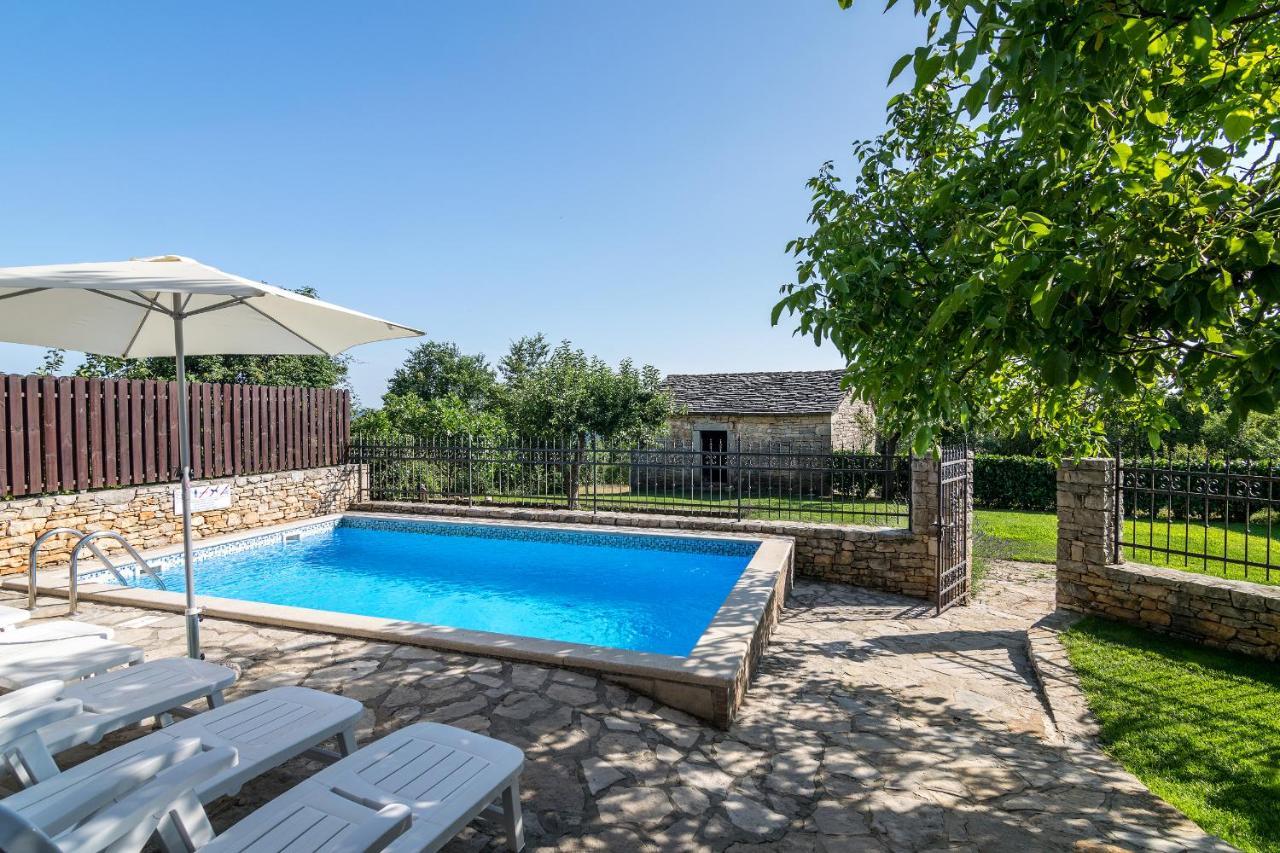 Villa Maria Oprtalj Bagian luar foto