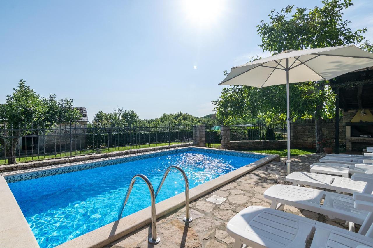 Villa Maria Oprtalj Bagian luar foto